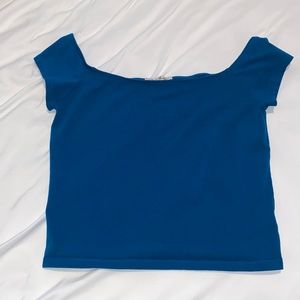 Off the shoulder crop